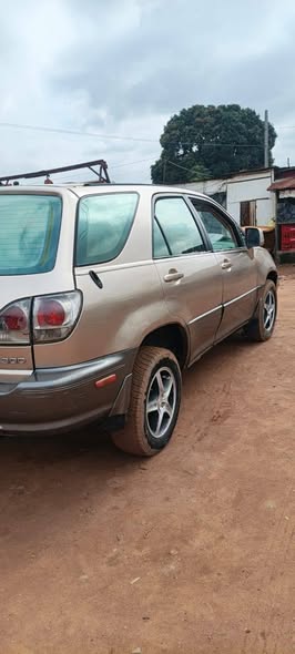 A picture of Lexus rx300 2002 awoof deals