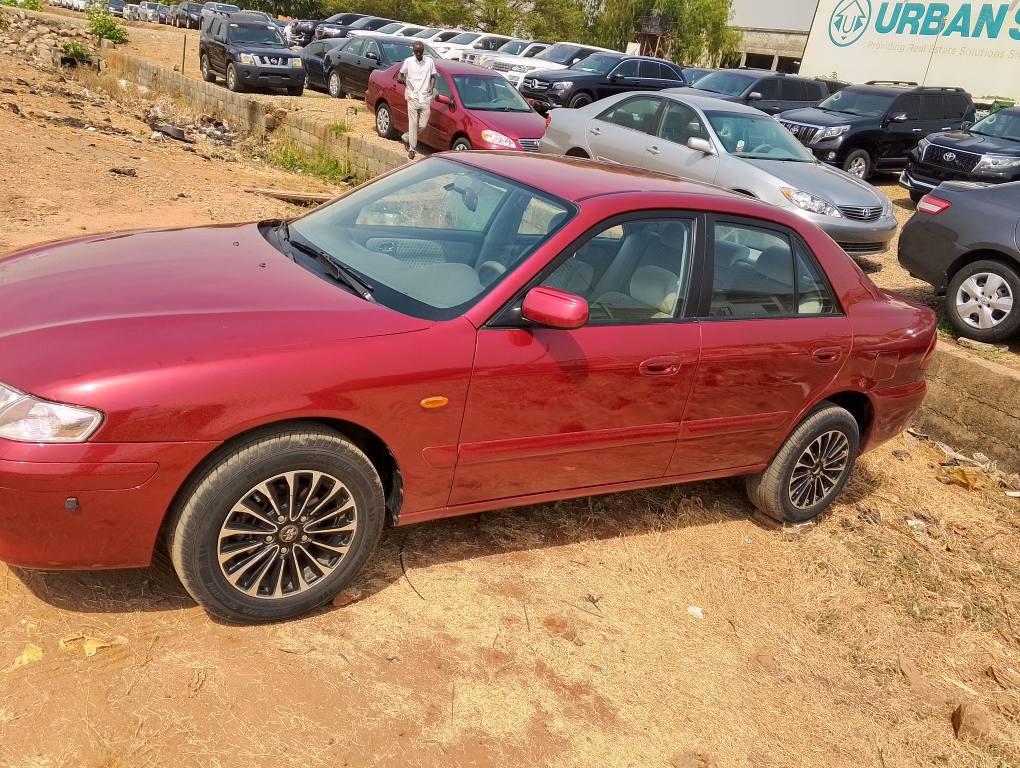 A picture of 2000 Mazda 626