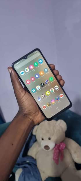 A picture of Samsung a12