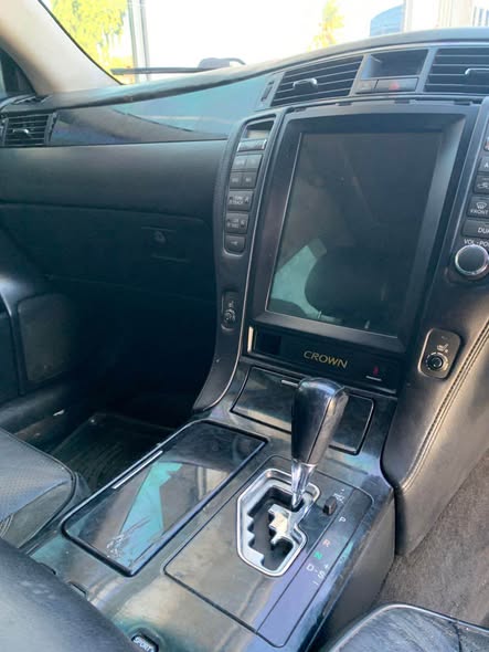 A picture of Toyota Crown 2006