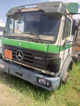 A picture of 2000 Trucks and tractors 2000
