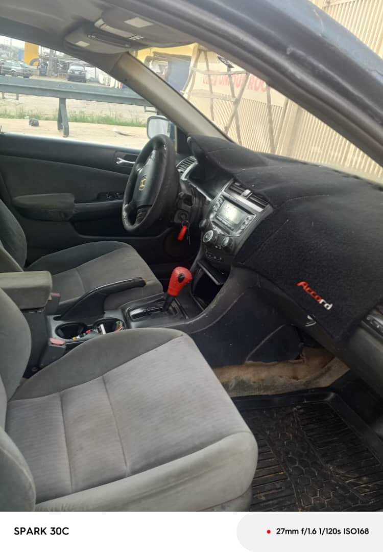 A picture of Honda Accord 2004