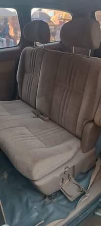 A picture of Toyota Sienna 02