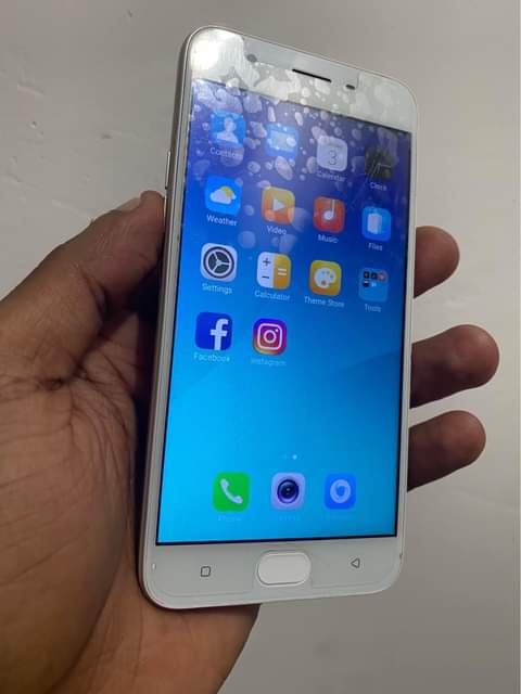 A picture of OPPO A57 0758348530 GB128 100 000 