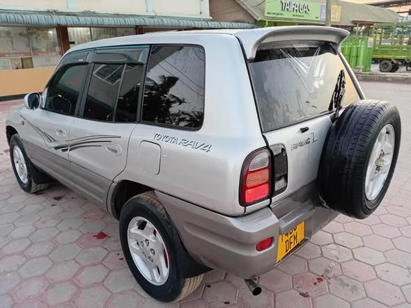 A picture of TOYOTA RAV4 OLD MODEL