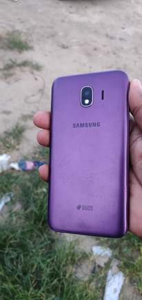 A picture of Samsung J4