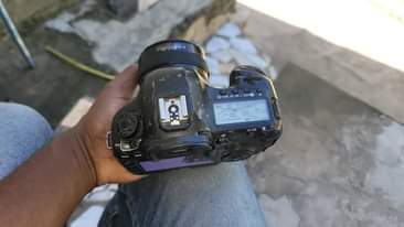 A picture of camera cannon 5d markiii 0715698000