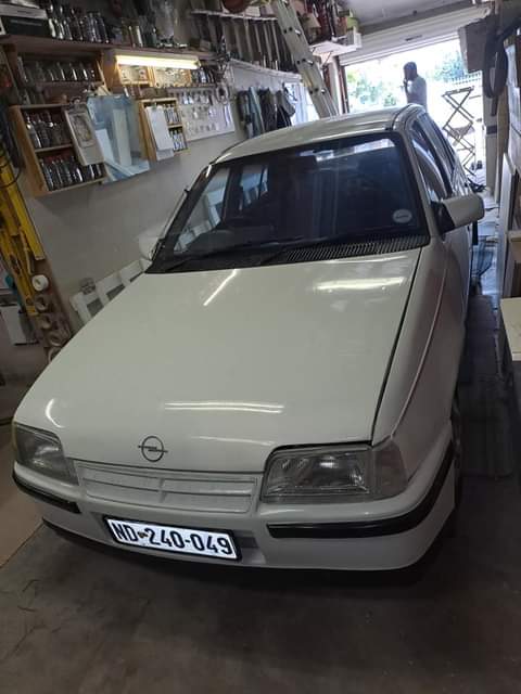 opel monza