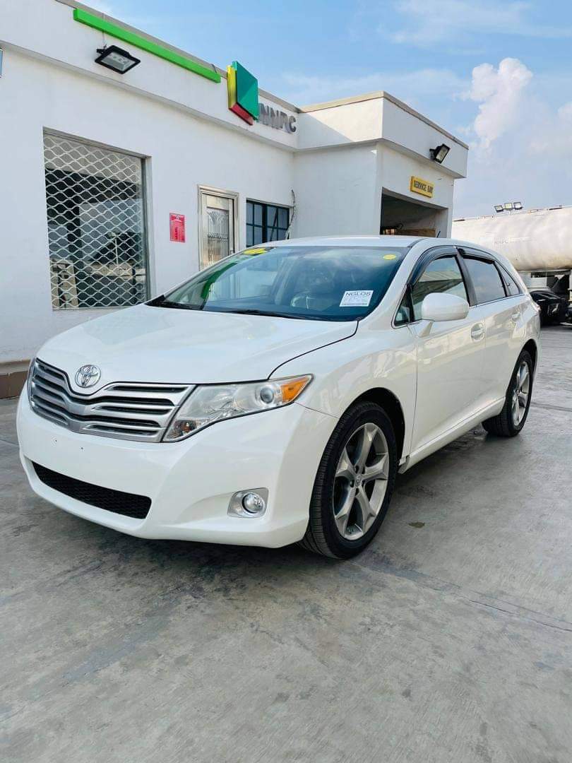 A picture of 2011 Toyota venza