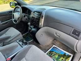 A picture of 2009 Toyota Sienna GPS system ice cold A C Looks