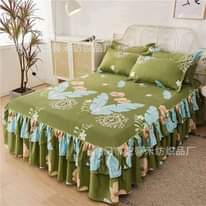 A picture of Bed skirt