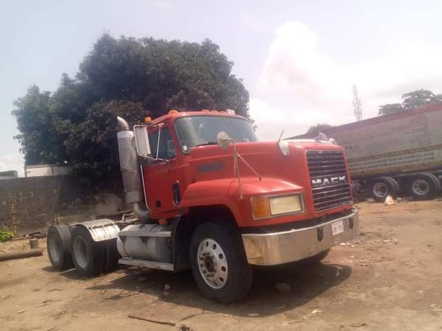 A picture of Mack Truck available for sale.. Direct Tokunbo ..still in excellent