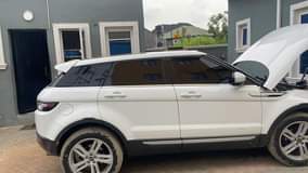 A picture of Range rover