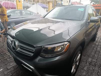A picture of FOREIGN USED 2017 MERCEDES BENZ GLC300