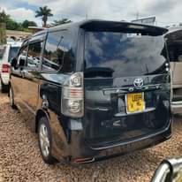 A picture of VOXY 2008 25M