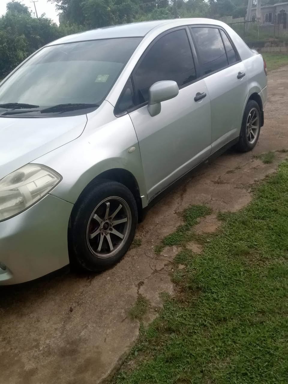 used nissan tiida
