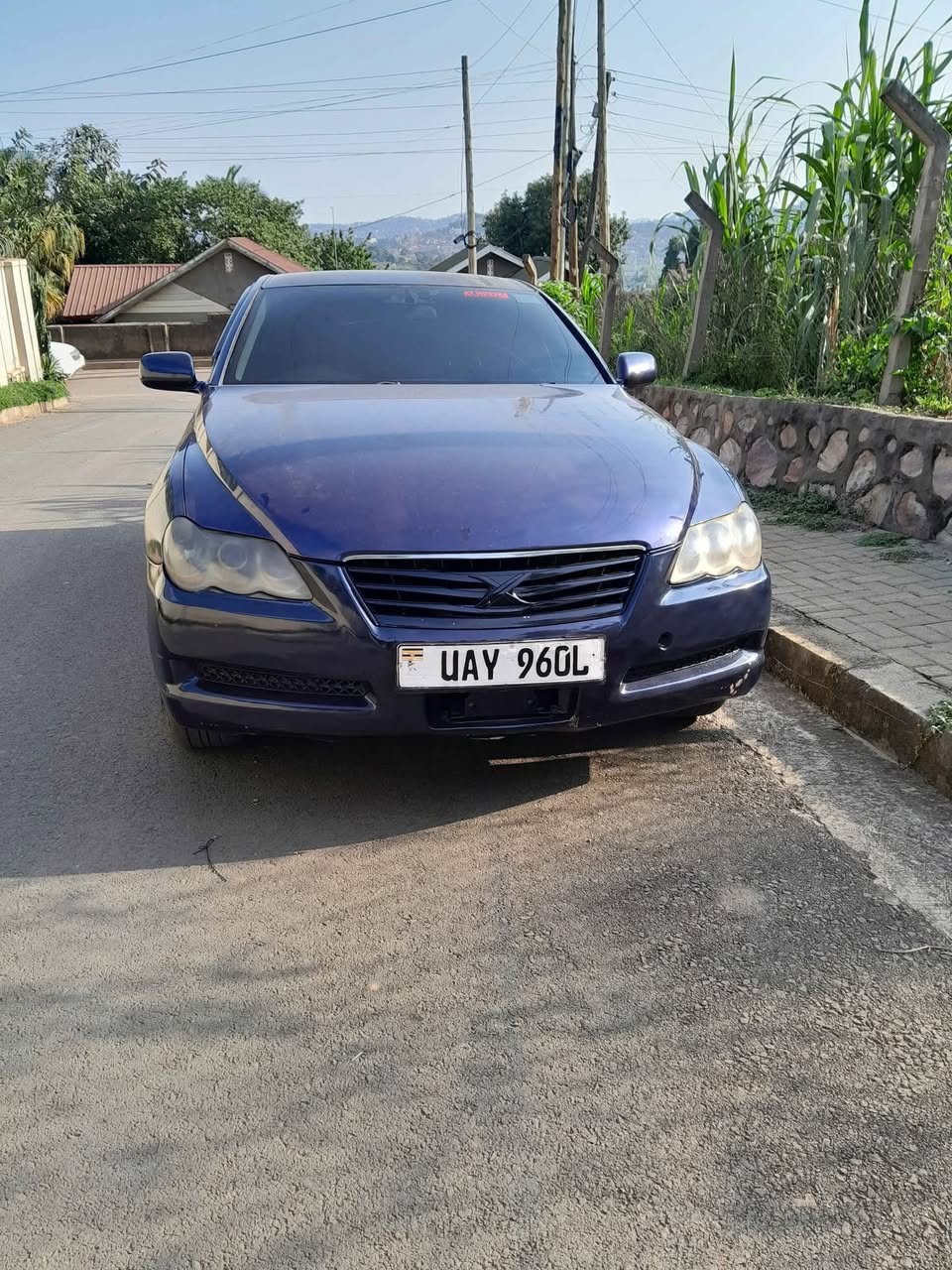 A picture of Mark x 0705375387 0776639068 watsup 11m