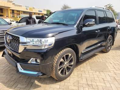 A picture of 2020 Toyota Land Cruiser V8 1yr used price 66M Location