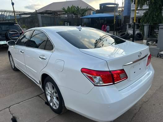 A picture of Foreign used 2012 Lexus ES 350 Silent engine Smooth transmission