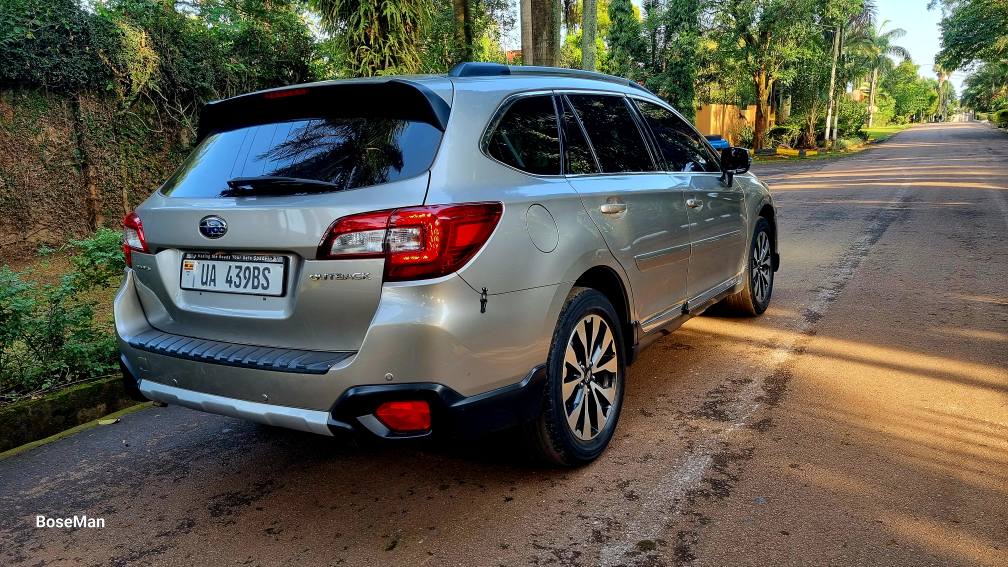 A picture of Subaru Outback 2017