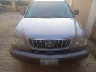 A picture of Lexus RX300