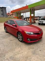 A picture of REGISTERED 2013 Toyota Camry SE Clean Body Factory Navigation Screen