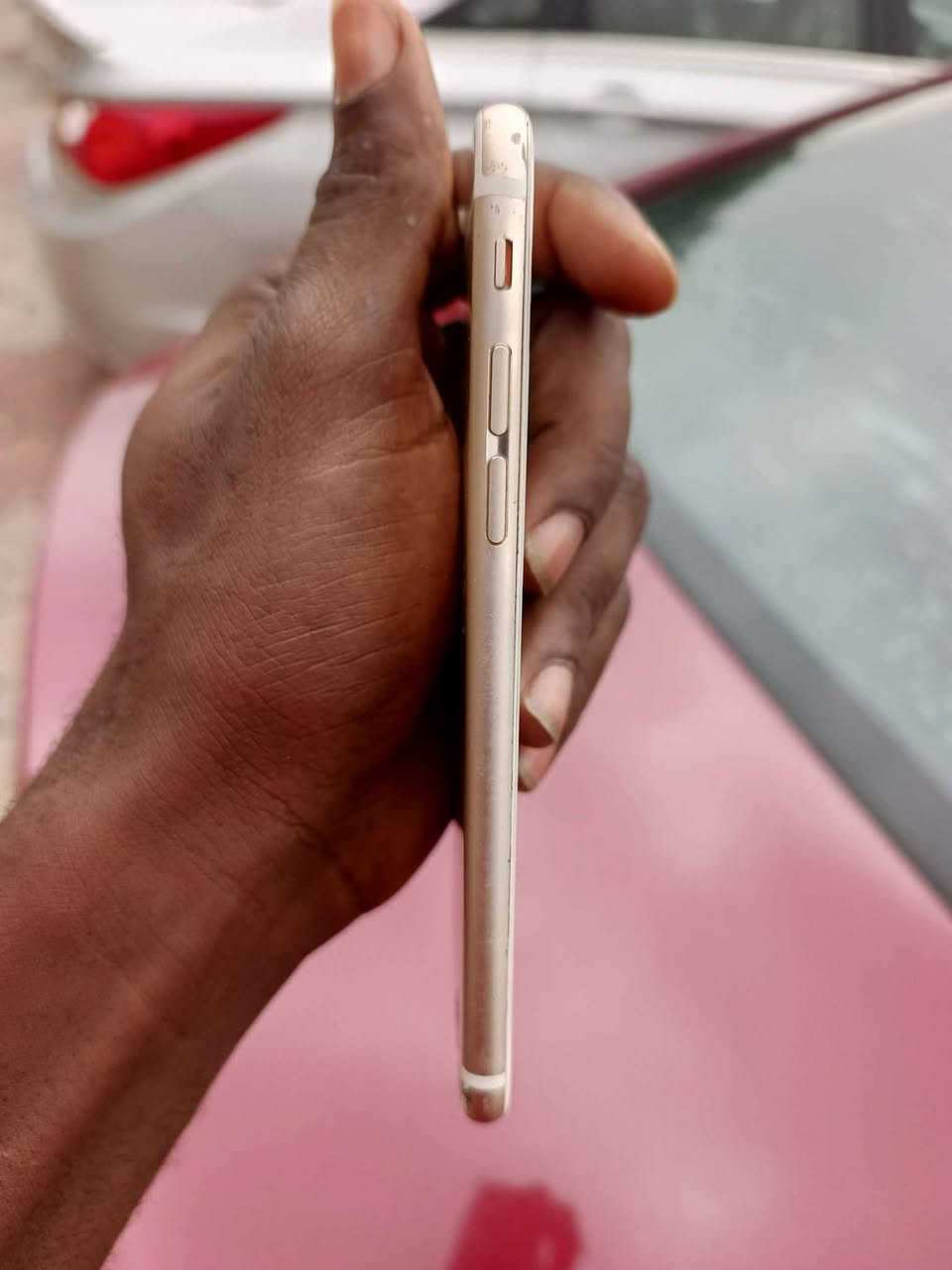 A picture of iPhone6 everything working available