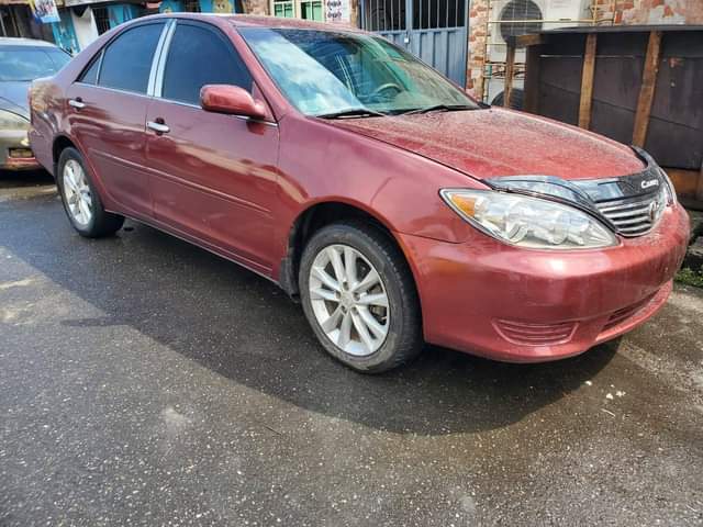 A picture of 2005 Toyota Camry