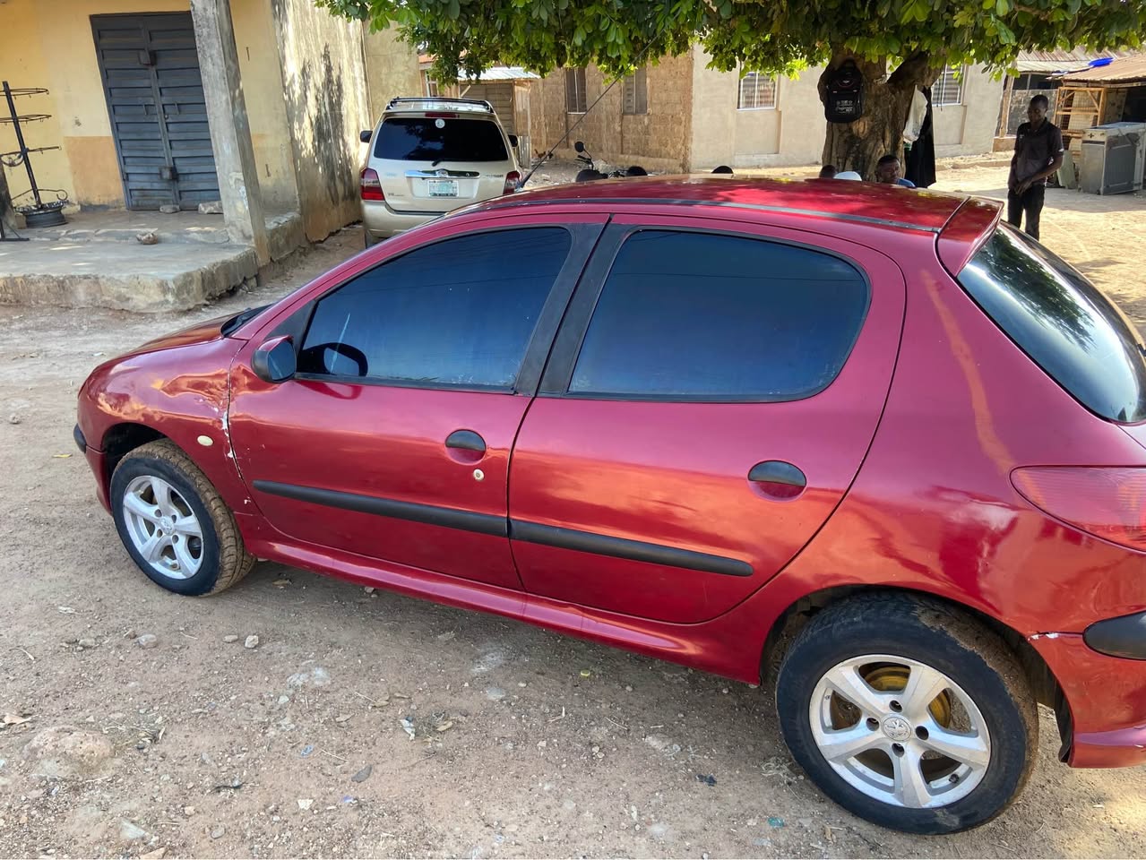 A picture of Peugeot 206