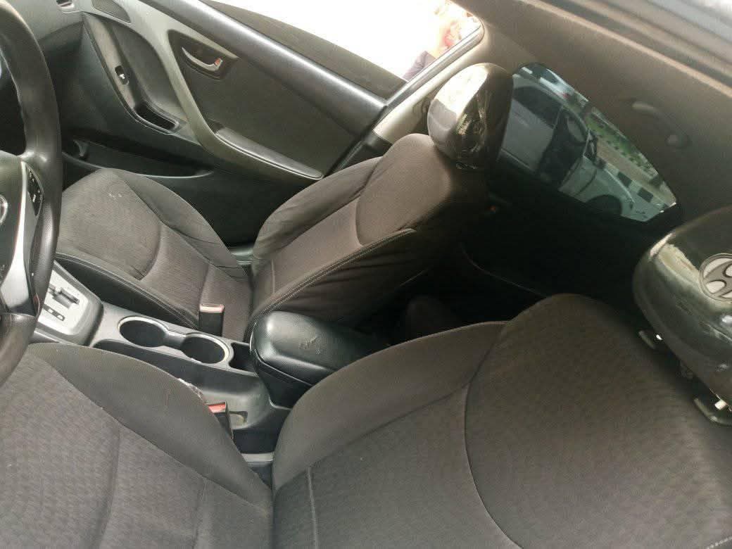 A picture of Hyundai Elantra 2013