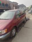 A picture of Toyota Sienna 2000 model