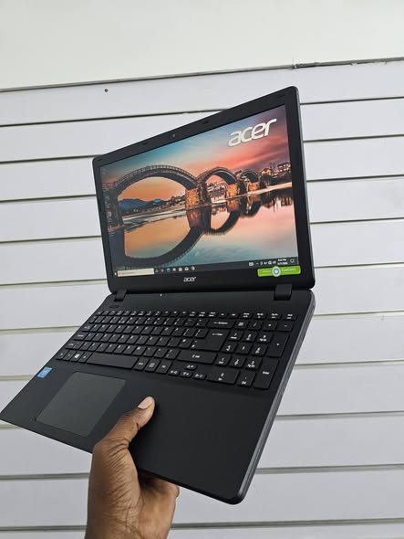 A picture of Acer Aspire V5 0785206616 Intel pentium processor Ram 4gb hdd