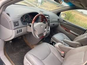 A picture of Toyota sienna Frist registration first owner Frist body nothing to