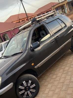 A picture of 0705627113 Perfect every where 8 9m