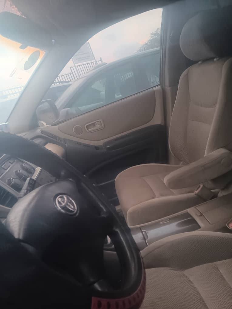A picture of Registered Toyota Highlander 2004 model V6 engine