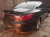 A picture of Hyundai Elantra 2012