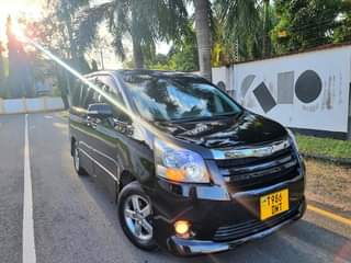 A picture of Toyota noah