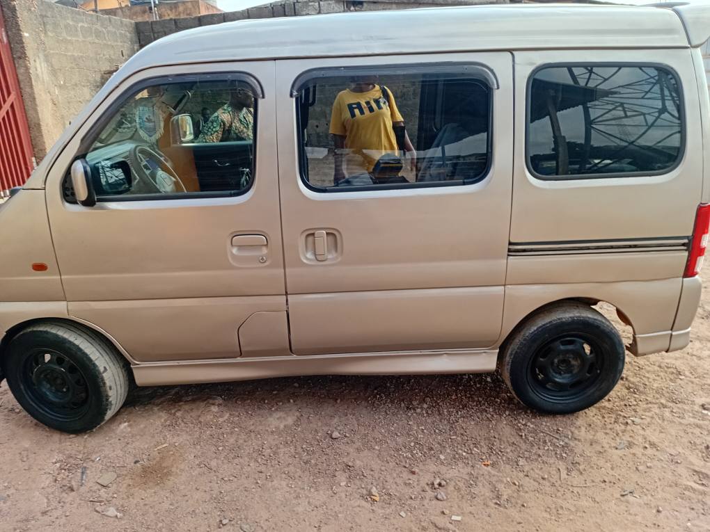 A picture of Tokunbo suzuki every mini Bus for sale