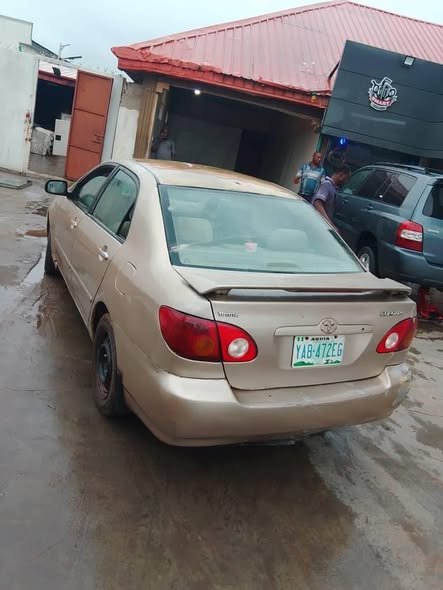 A picture of 2004 TOYOTA COROLLA 2004 FIRST BODY 2004