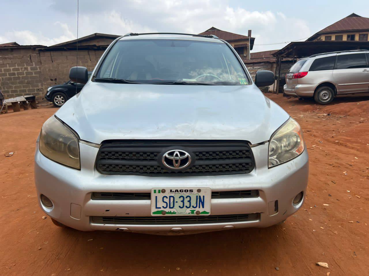 A picture of RAV4 2008 smoking engine. First body