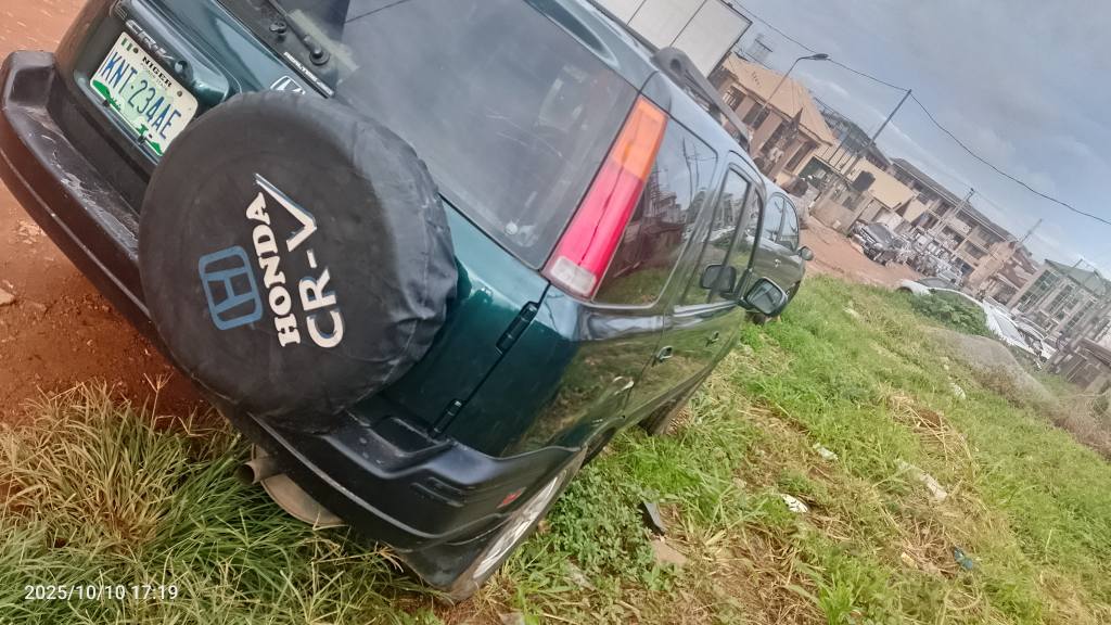 A picture of Honda CR V