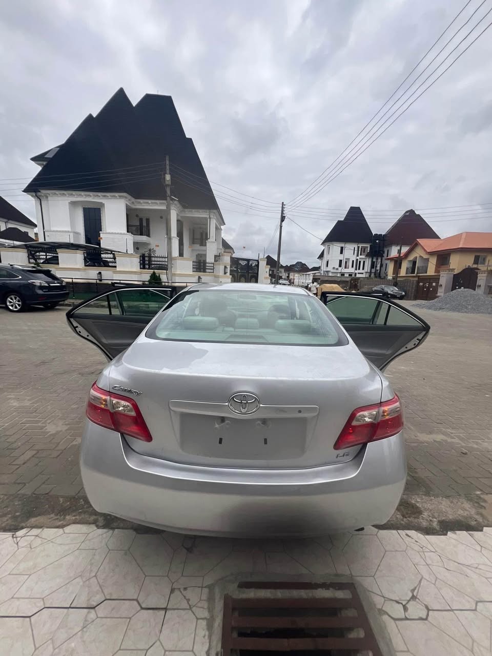 A picture of Tokumbo Camry Le