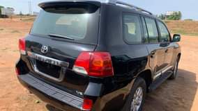 A picture of Clean Few months used LANDCRUISER 2012 model 18 5m net