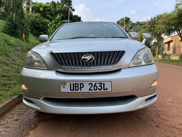 A picture of Toyota Harrier Model 2009 Engine 2 4cc Price 53M 0709788048