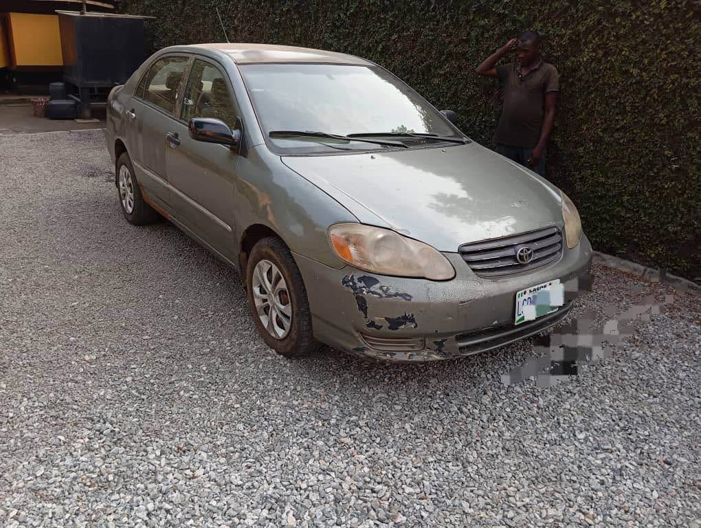 A picture of TOYOTA COROLLA 