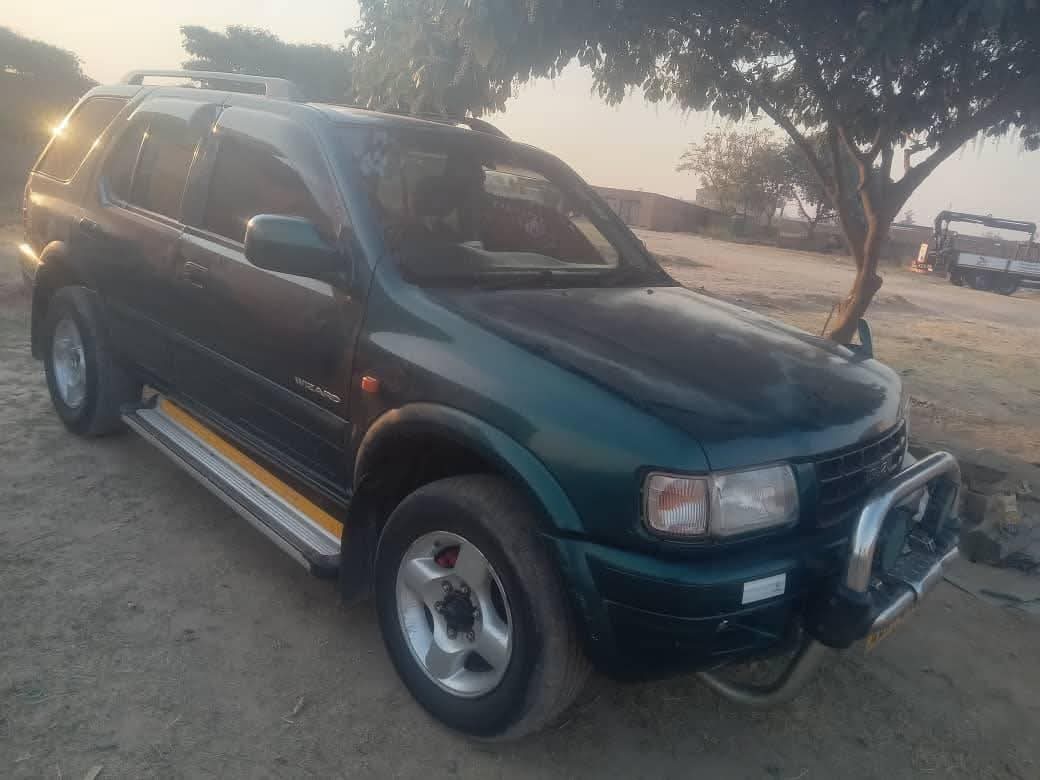 A picture of 2012 Isuzu wizzard