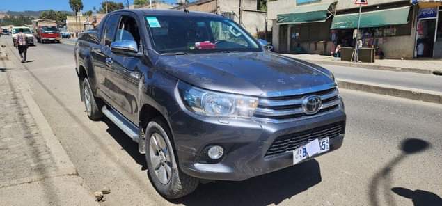 used toyota hilux