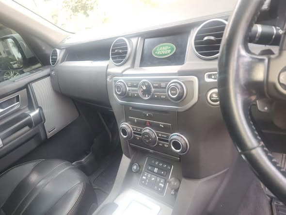 A picture of Land Rover discovery 65m