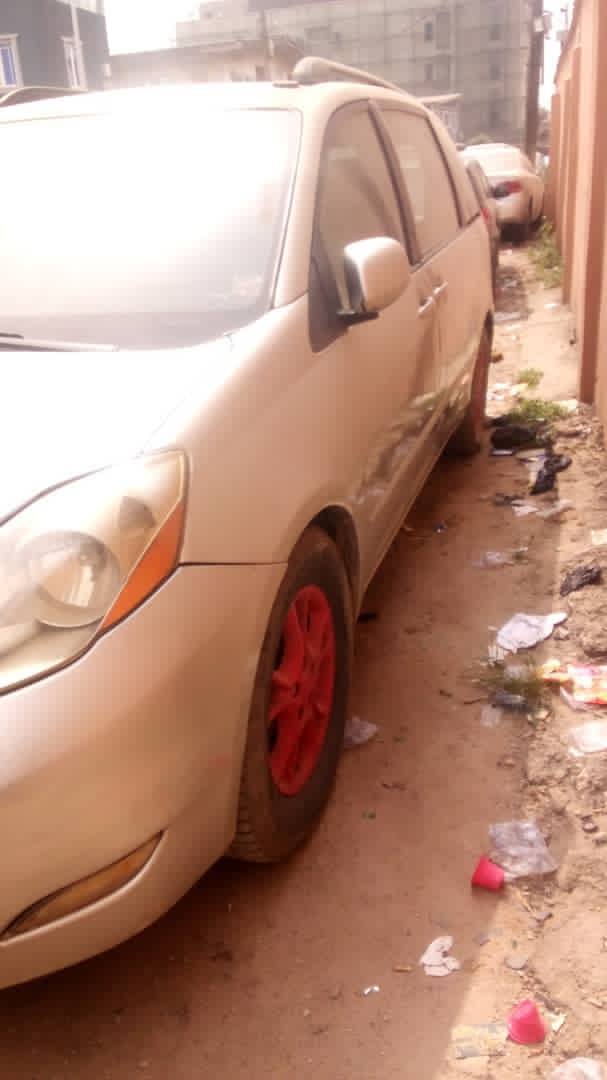 A picture of Toyota Sienna 2008