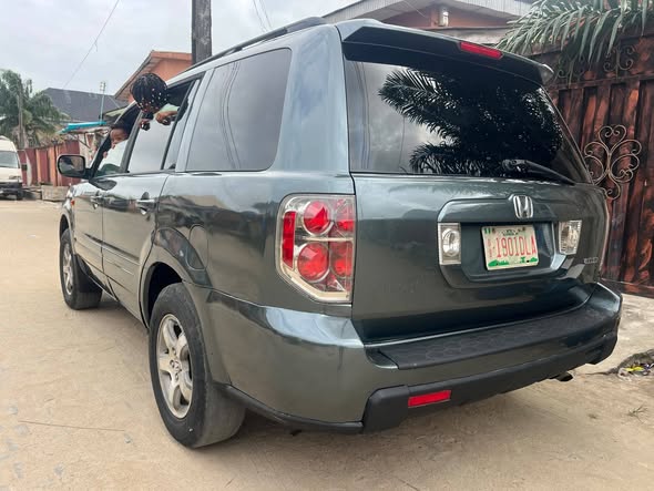A picture of 2007 HONDA PILOT 4WD